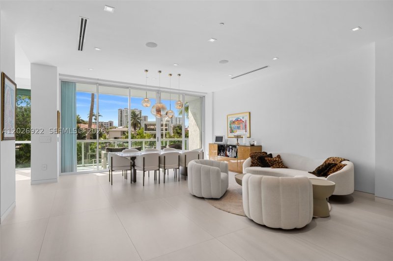 Condo for sale at Oceania 5 TH-8