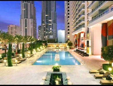 Comprar apartamento no 50 Biscayne 3303