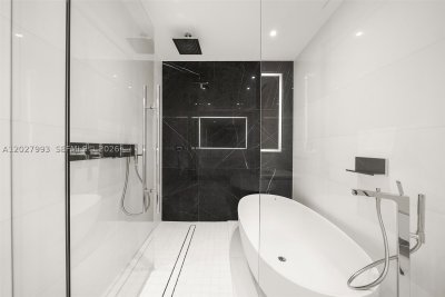 Comprar apartamento no Aston Martin Residences 3905W