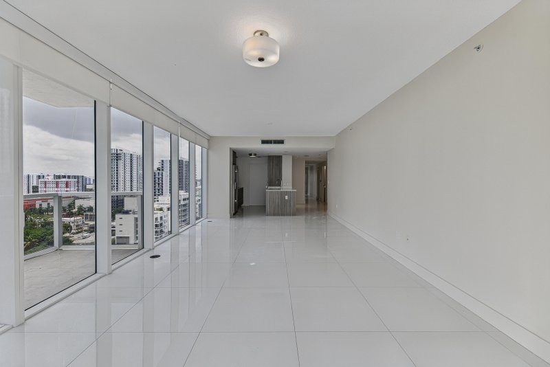 Apartment for rent at Bay House 1605