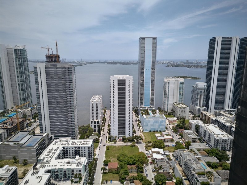 Apartment for rent at Bay House 1605