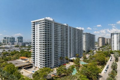 Aluguel de apartamento no Winston Towers 515