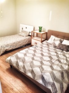 Aluguel de apartamento no Winston Towers 515