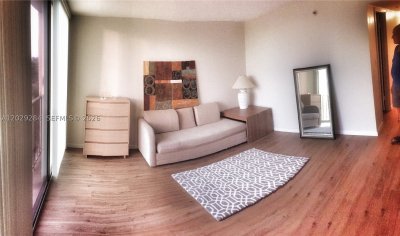 Aluguel de apartamento no Winston Towers 515