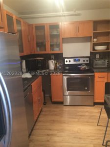 Aluguel de apartamento no Winston Towers 515