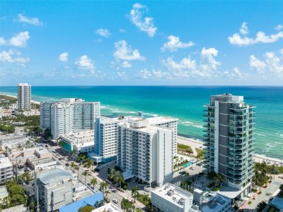 Aluguel de apartamento no The Collins Condo 607