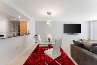 Aluguel de apartamento no The Collins Condo 607
