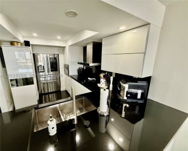 Comprar apartamento en The Venetia 15H