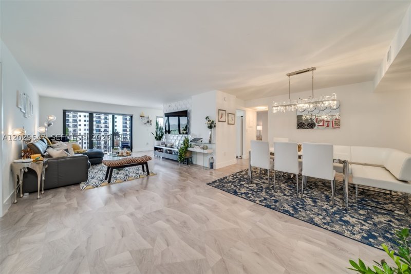 Condo for sale at The Summit 1105N