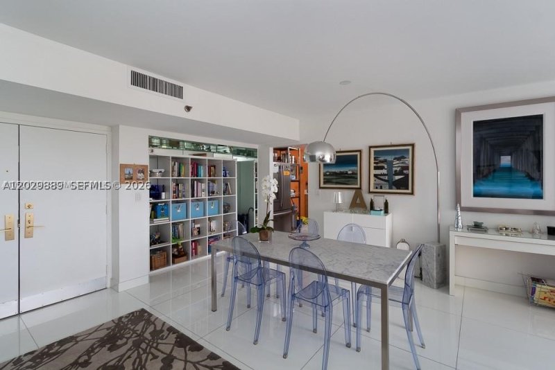Apartment for rent at Nine Island Avenue 1111