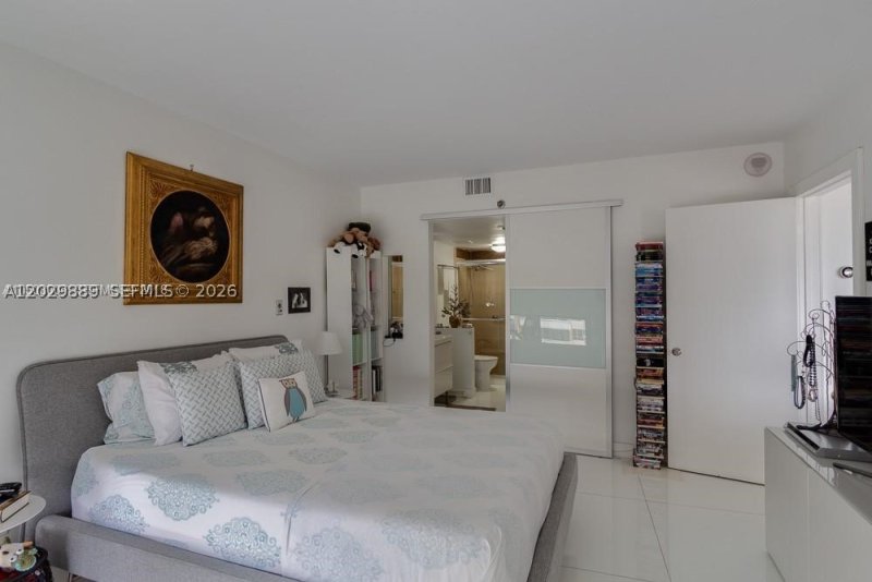 Apartment for rent at Nine Island Avenue 1111