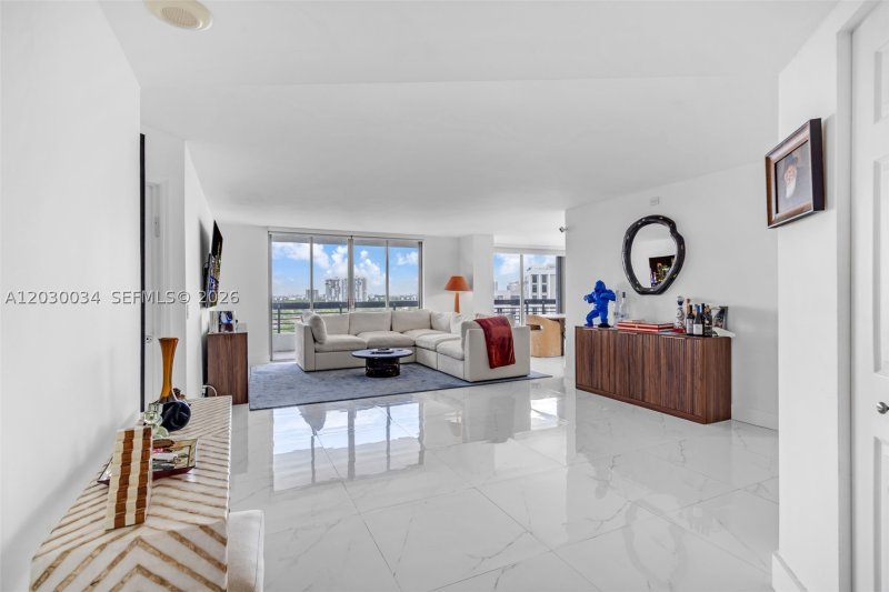 Condo for sale at Mystic Pointe 400 1205