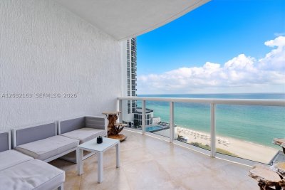 Comprar apartamento no Trump Tower Two 904