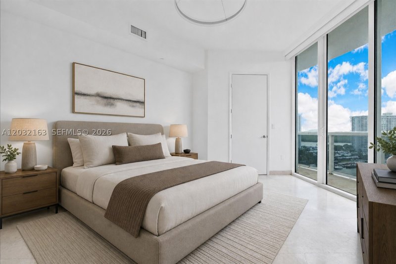 Comprar apartamento no Trump Tower Two 904