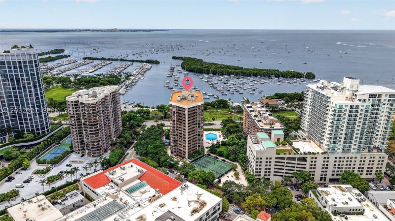 Condo for sale at Yacht Harbour 4A
