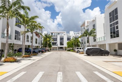 One Bay Residences Apt #109