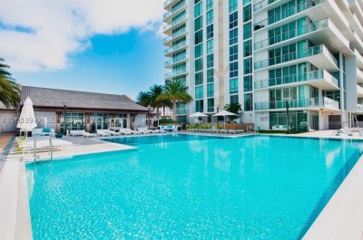 Comprar apartamento en Parque Towers at St. Tropez 5-2002