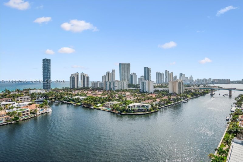 Comprar apartamento no Turnberry Isle 20H