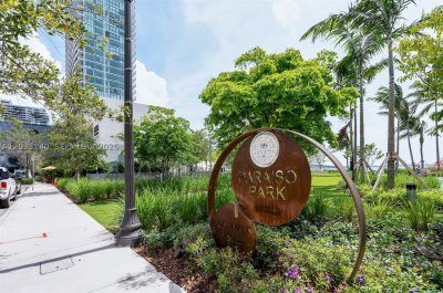 Aluguel de apartamento no Paraiso Bayviews 1001