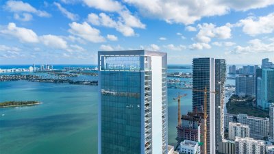 Comprar apartamento en Villa Residences Edgewater PH-01