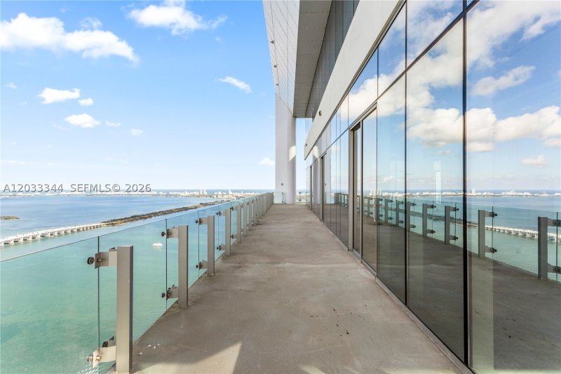 Comprar apartamento en Villa Residences Edgewater PH-01
