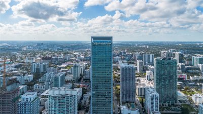 Comprar apartamento en Villa Residences Edgewater PH-01
