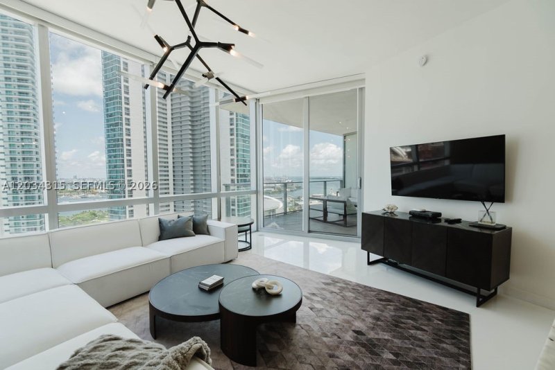 Condo for sale at Paramount Miami WorldCenter 2403