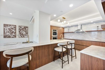 Comprar apartamento no Turnberry Towers 19F