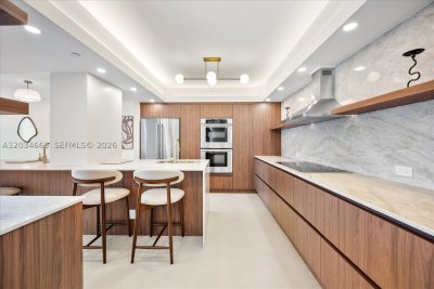 Comprar apartamento no Turnberry Towers 19F