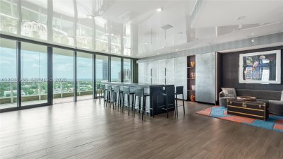 Comprar apartamento en Porto Vita 1205