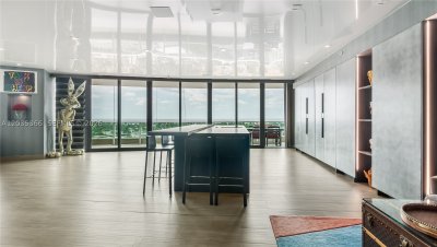 Comprar apartamento en Porto Vita 1205