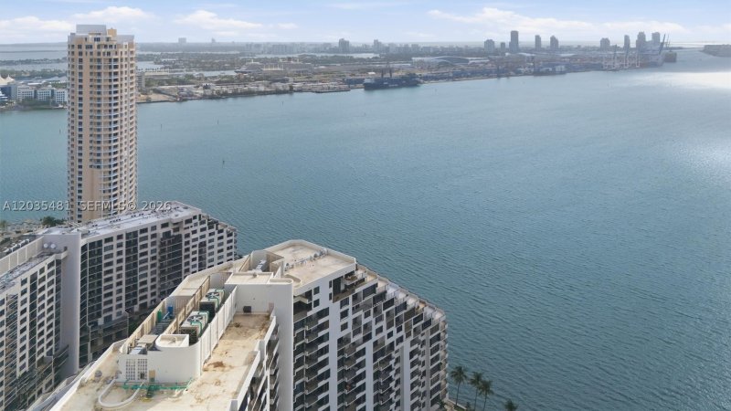 Comprar apartamento en Brickell Key One A1615