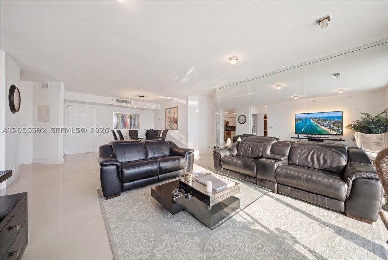 Condo for sale at Mystic Pointe 500 2013