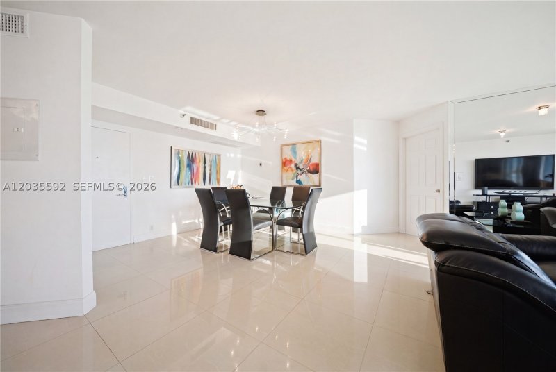 Condo for sale at Mystic Pointe 500 2013