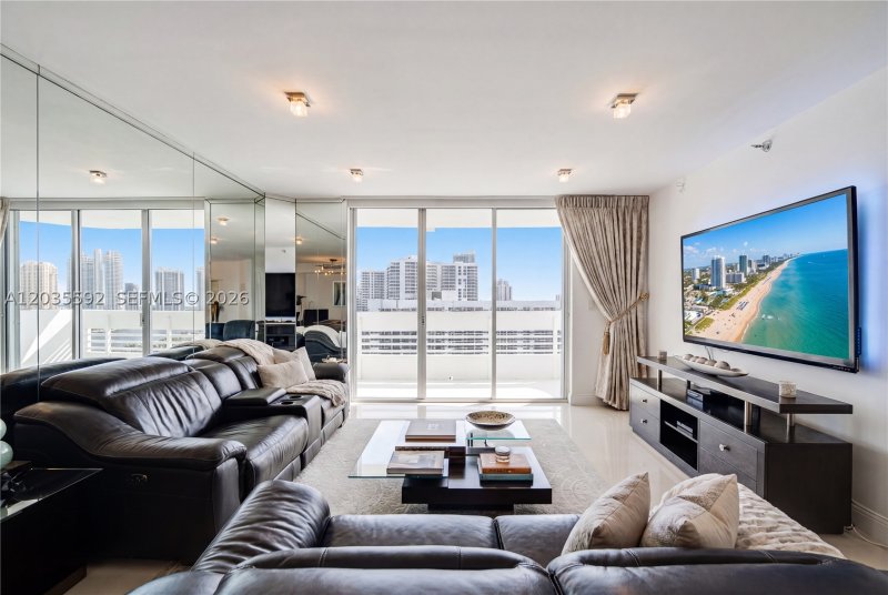 Condo for sale at Mystic Pointe 500 2013