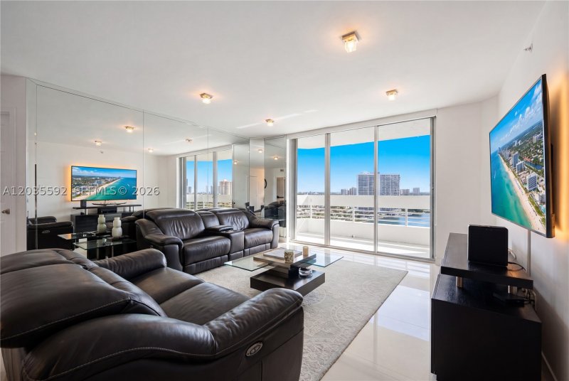 Condo for sale at Mystic Pointe 500 2013