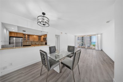 Comprar apartamento no 5600 Collins 7W