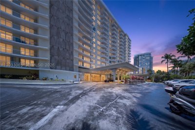 5600 Collins Apt #7W