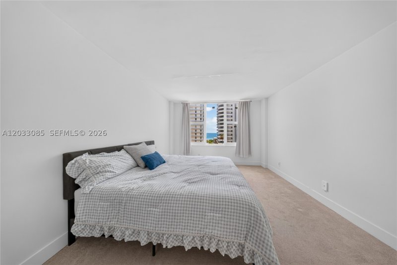 Comprar apartamento en 5600 Collins 7W