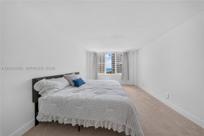 Comprar apartamento no 5600 Collins 7W
