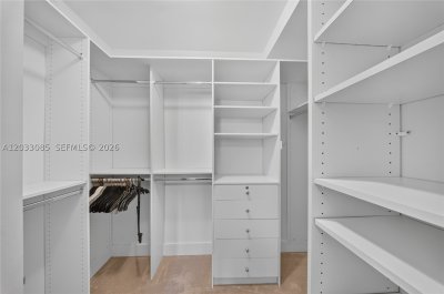 Comprar apartamento no 5600 Collins 7W