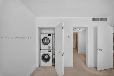 Comprar apartamento no 5600 Collins 7W
