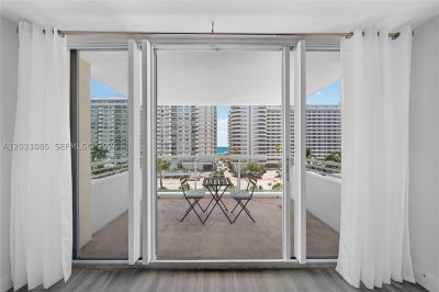 Comprar apartamento no 5600 Collins 7W