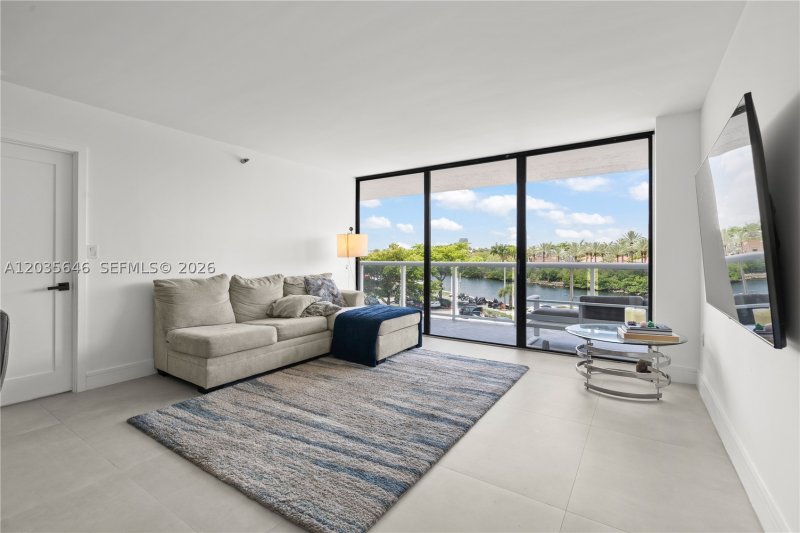 Condo for sale at Waterview 331