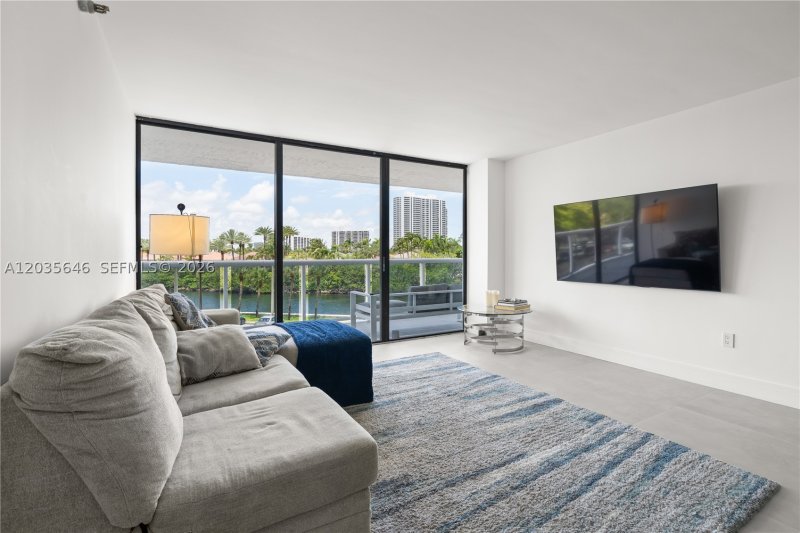 Condo for sale at Waterview 331