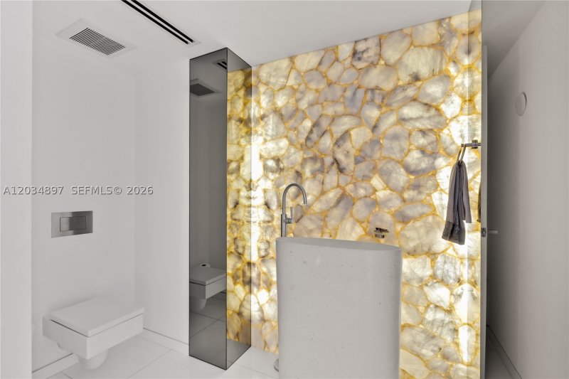 Condo for sale at Grand Venetian PH04