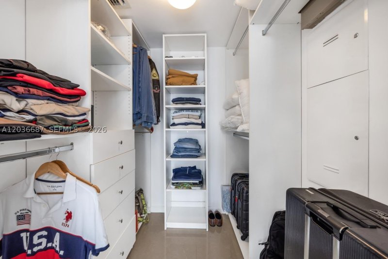 Comprar apartamento no Icon Brickell Tower I 3214