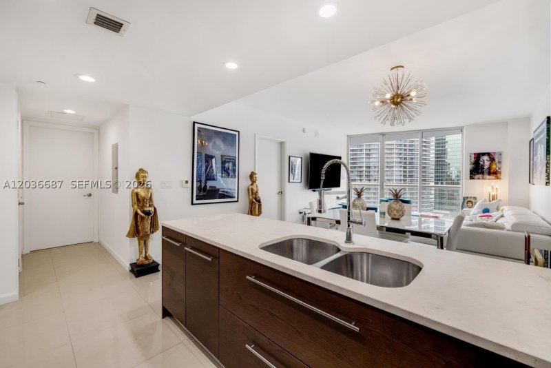 Comprar apartamento no Icon Brickell Tower I 3214