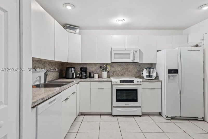 Apartment for rent at Ambassador 413