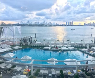 Aluguel de apartamento no 1100 West Condo (Mondrian located) 525